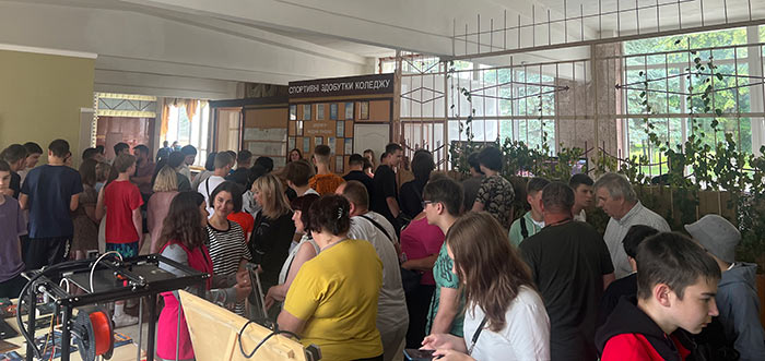 2024.06.13 Den vidkr dver mega