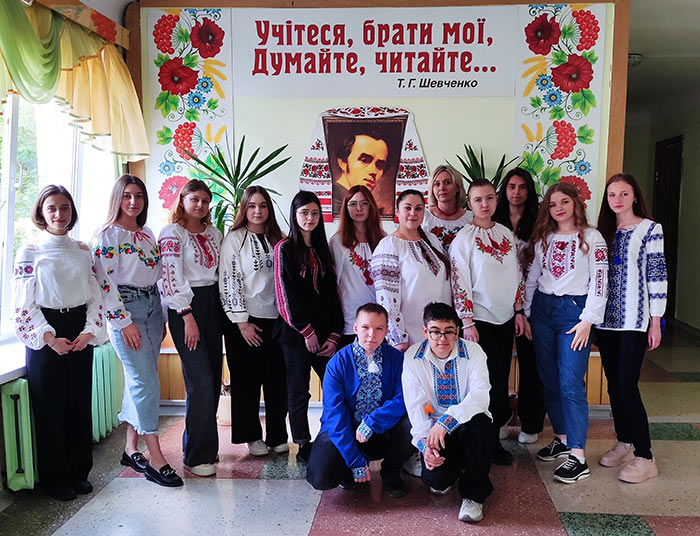 2024.05.16 Den vishivanki1