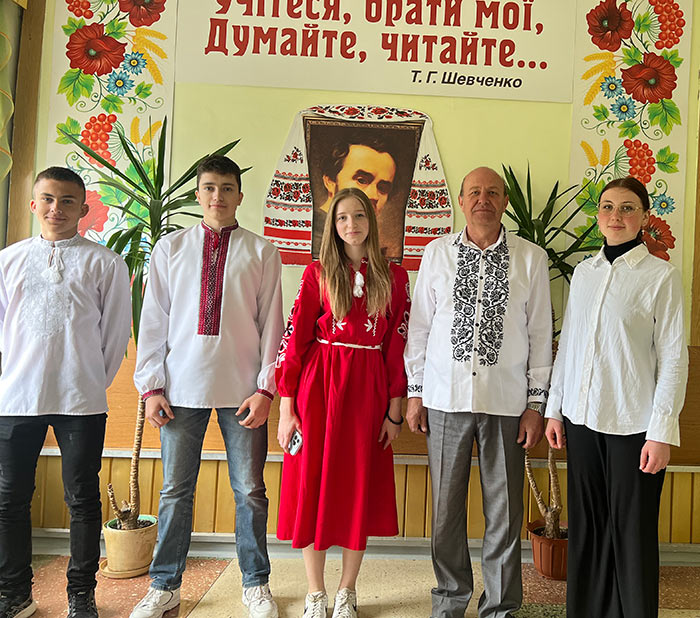 2024.05.16 Den vishivanki1