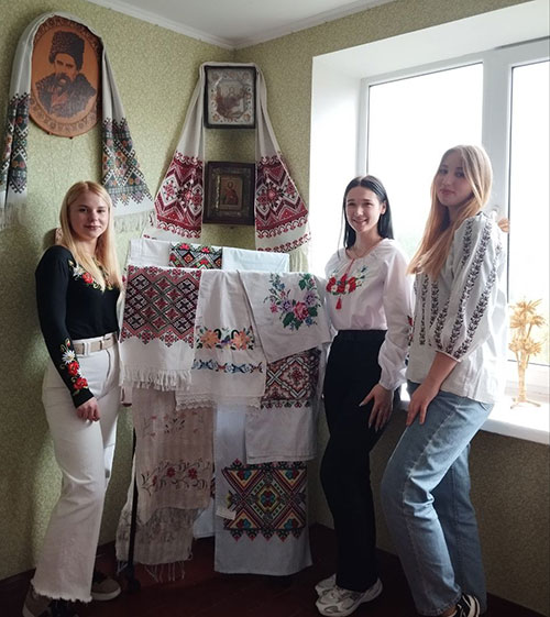 2025.05.15 Den vishivanki