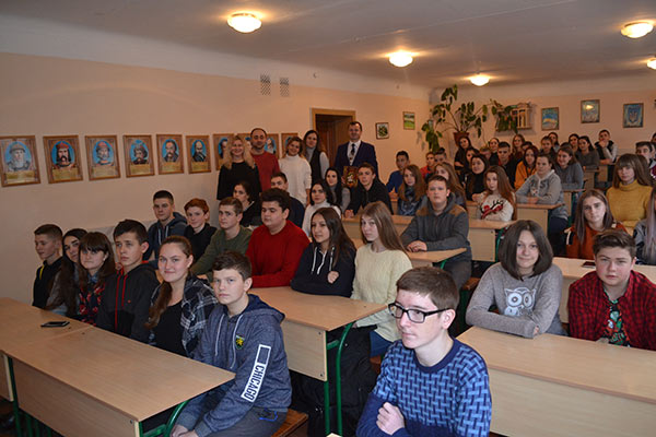 2018.12.06_Dey_Zbroyn_sil_Ukr1