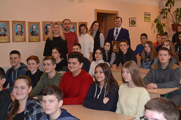 2018.12.06_Dey_Zbroyn_sil_Ukr2
