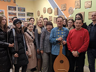 2024.02.28 Mandruemo Ukrainou