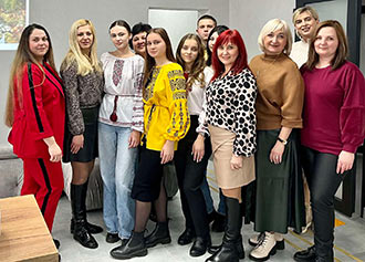 2024.02.28 Mandruemo Ukrainou