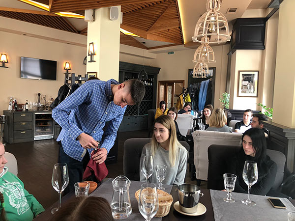 2019.04.11_Degustaciya_vin1